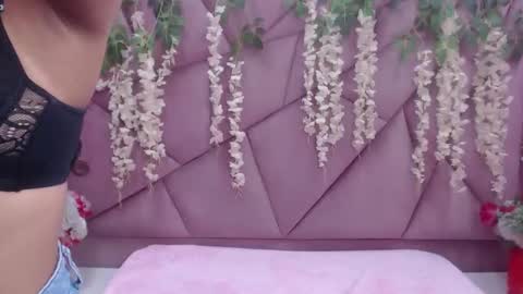 Snapshot of lili_candies chatting on 09.25.25 LILI CANDIES online show from 09.25.25