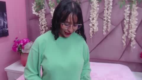 Snapshot of lili_candies chatting on 09.30.25 LILI CANDIES online show from 09.30.25