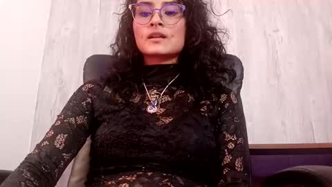 Snapshot of lili_clan chatting on 09.18.25 lili_clan online show from 09.18.25