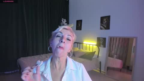 Lilia online show from 10.17.25