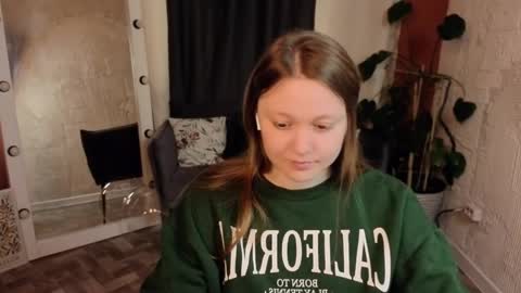 Snapshot of lilian_stars chatting on 04.11.26 Lilian online show from 04.11.26