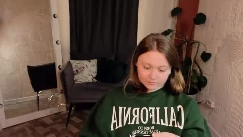 Snapshot of lilian_stars chatting on 04.11.26 Lilian online show from 04.11.26