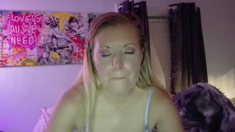 Snapshot of lilianaslilsecret chatting on 05.17.26 LilianaX online show from 05.17.26