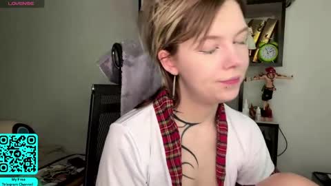 Snapshot of liliandaniels chatting on 06.05.26 Lilian online show from 06.05.26