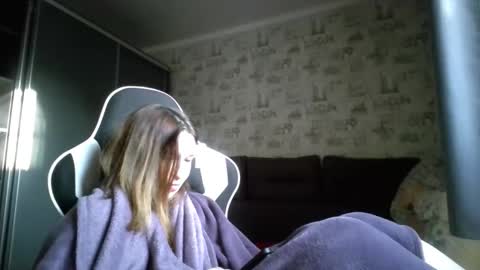 liliawoolf online show from 11.06.25