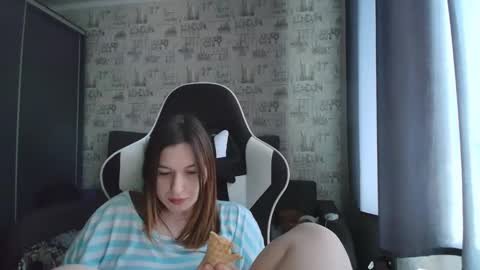 liliawoolf online show from 04.28.26