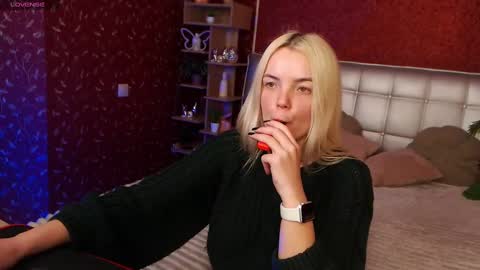 Snapshot of lilieanori chatting on 02.05.25 Lilie online show from 02.05.25