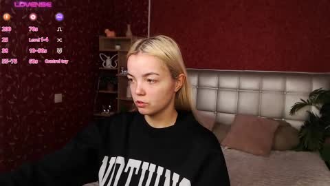 Snapshot of lilieanori chatting on 02.08.25 Lilie online show from 02.08.25