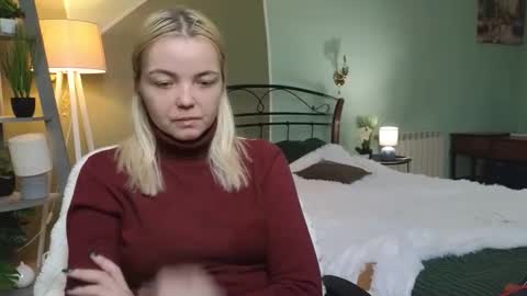 Snapshot of lilieanori chatting on 02.15.25 Lilie online show from 02.15.25