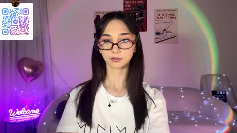 Snapshot of lilihalvorsen chatting on 05.15.26 Lina online show from 05.15.26