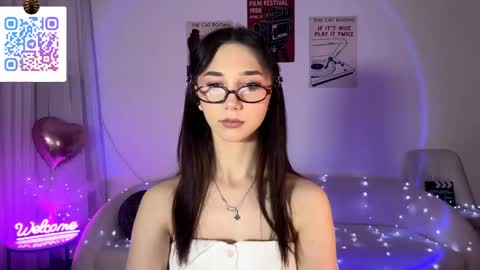 Snapshot of lilihalvorsen chatting on 05.17.26 Lina online show from 05.17.26