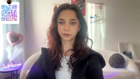 Snapshot of lilihalvorsen chatting on 05.27.26 Lina online show from 05.27.26