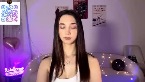 Snapshot of lilihalvorsen chatting on 06.18.26 Lina online show from 06.18.26