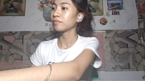 Snapshot of lililaban chatting on 05.29.26 Evelyn online show from 05.29.26