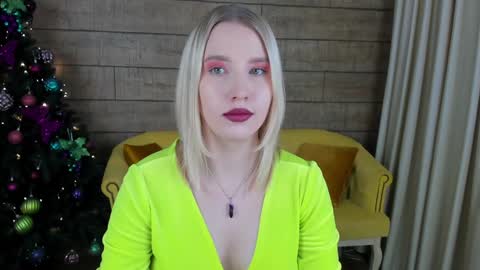 LiliLinn online show from 12.21.24