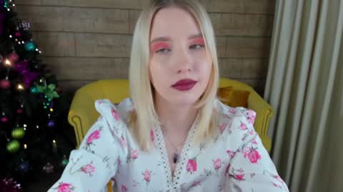 LiliLinn online show from 12.21.24