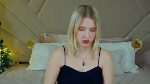 LiliLinn online show from 12.23.24