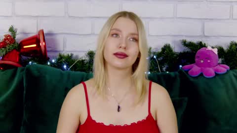 LiliLinn online show from 12.24.24