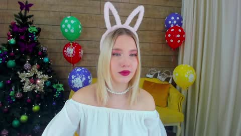 LiliLinn online show from 12.26.24