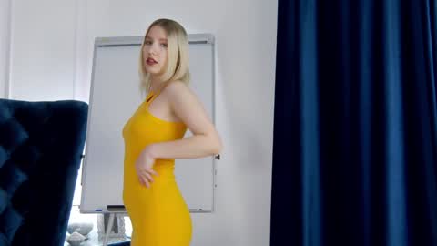 LiliLinn online show from 12.28.24