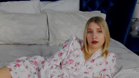 LiliLinn online show from 01.18.25