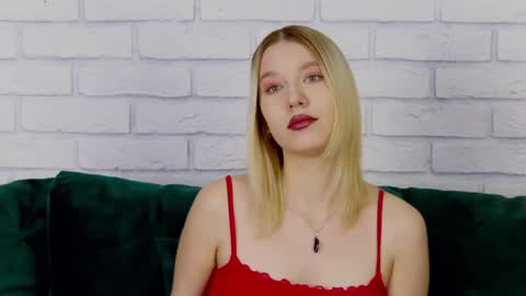 LiliLinn online show from 01.20.25