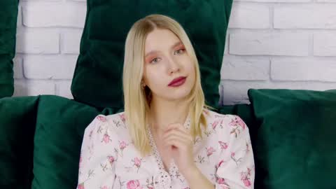 LiliLinn online show from 01.21.25