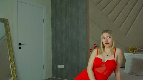 LiliLinn online show from 01.22.25