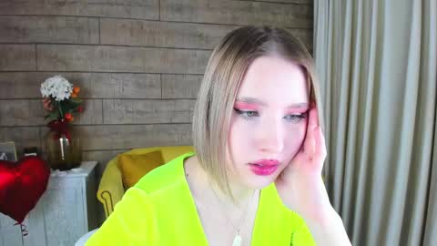 LiliLinn online show from 02.19.25