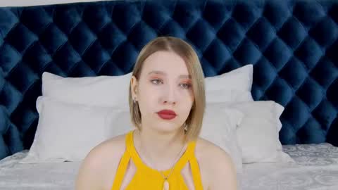 LiliLinn online show from 02.21.25