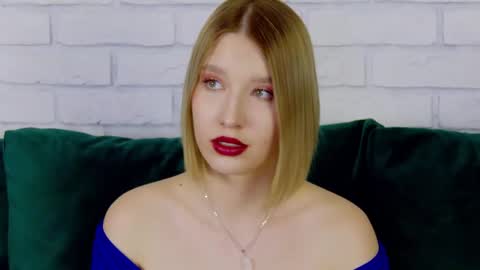 LiliLinn online show from 02.24.25