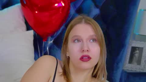 LiliLinn online show from 11.15.25