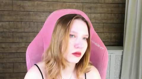 Snapshot of lililinn chatting on 06.26.26 LiliLinn online show from 06.26.26