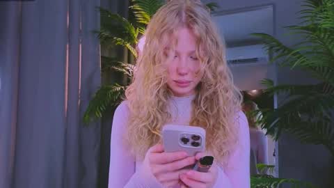 Snapshot of lililok101 chatting on 03.17.26 lililok101 online show from 03.17.26