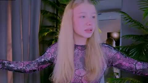 Snapshot of lililok101 chatting on 03.19.26 lililok101 online show from 03.19.26