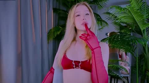 Snapshot of lililok101 chatting on 03.23.26 lililok101 online show from 03.23.26