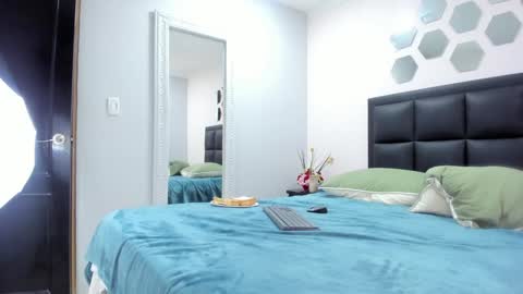 Lili  Marcus online show from 01.18.25