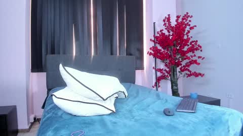 Lili  Marcus online show from 01.22.25