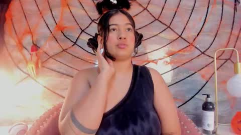 lilithcb_ online show from 10.18.25