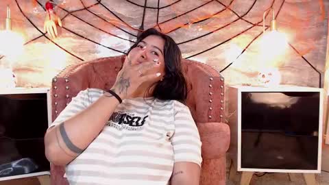 lilithcb_ online show from 10.21.25