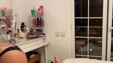 Snapshot of lilithvesper chatting on 12.17.25 Lilith Marco online show from 12.17.25