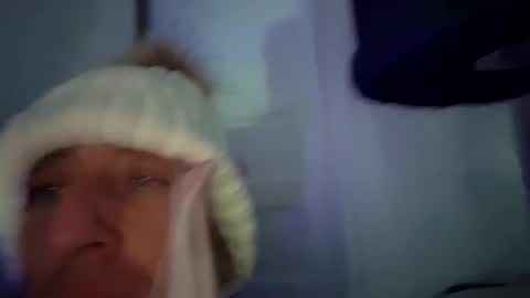 Snapshot of liljuicyreal chatting on 11.21.25 liljuicyreal online show from 11.21.25