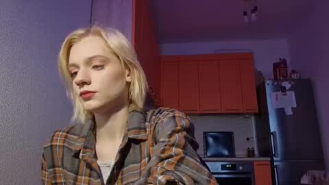 Snapshot of lilliakoop chatting on 01.06.26 Nevera online show from 01.06.26