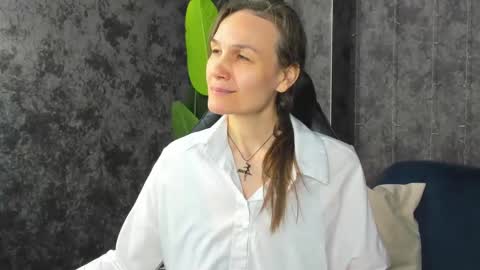 lillian_white1 online show from 04.26.26