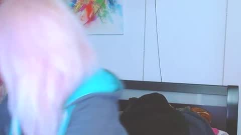 Lara online show from 02.24.25