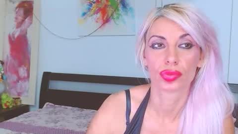 Lara online show from 09.13.25