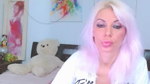 Lara online show from 11.16.25