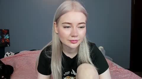 Snapshot of lillie_berry chatting on 06.11.26 lillie_berry online show from 06.11.26
