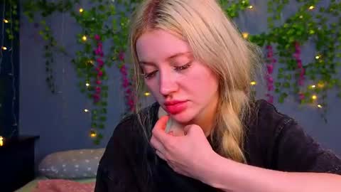 lillie_berry online show from 07.18.26
