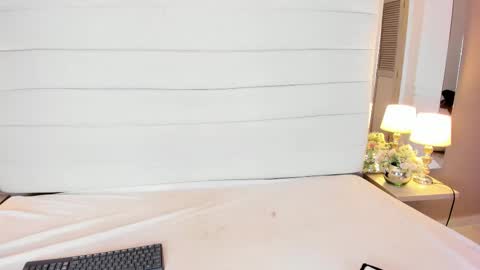 Snapshot of lilly_2809_ chatting on 09.18.25 Lizeth follow me in my igimlilycute 3 online show from 09.18.25